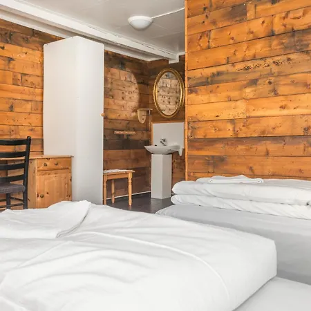 Statsbuene I 홀리데이파크 Kabelvåg