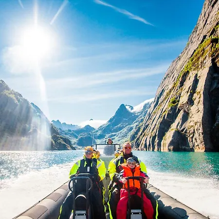 Astra Village - Waterfront Rorbu In Lofoten Üdülőpark Kabelvåg
